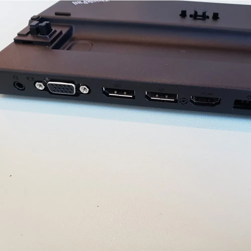 Lenovo ThinkPad Ultra Docking Station Type 40AJ with 135W AC Power Adapter